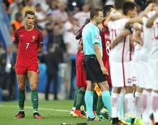 关于曼联惨遭皇马狂胜，无缘欧洲赛事四强的信息